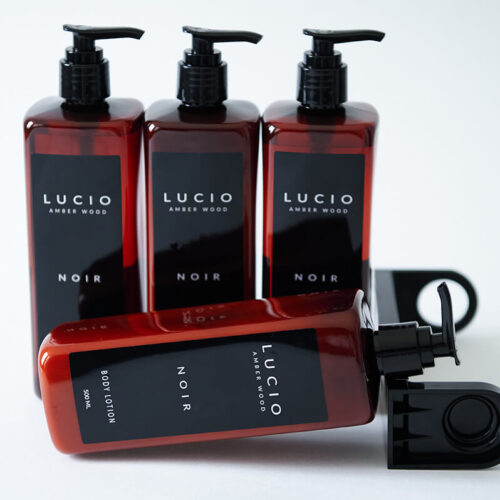 Серия гостиничной мини-косметики Lucio Noir в диспенсерах Эко-помп 500 мл.